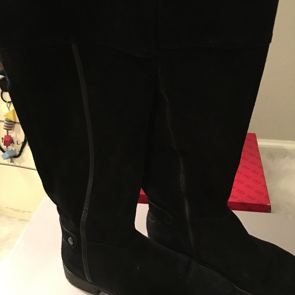 Knee boots
